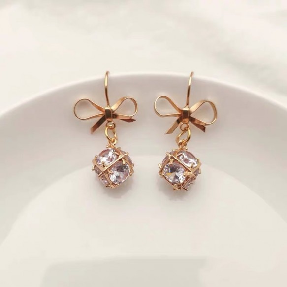 Gold Ribbon Knot Crystal Cube Earring