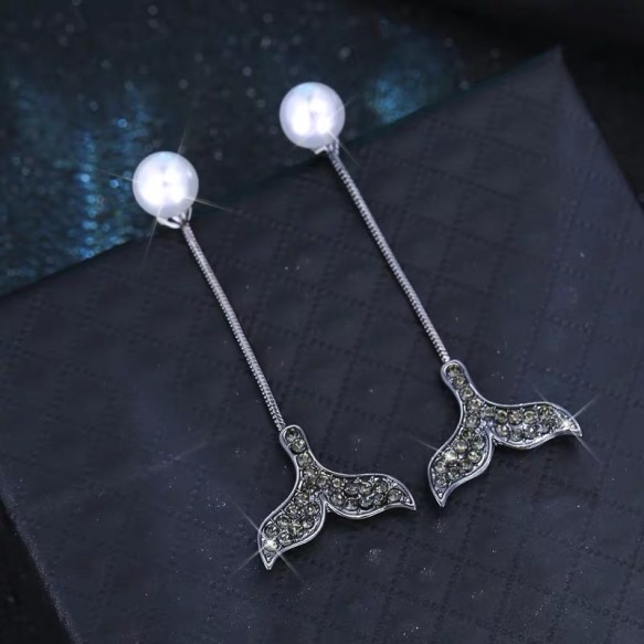 Pearl Long Mermaid Black Earring 