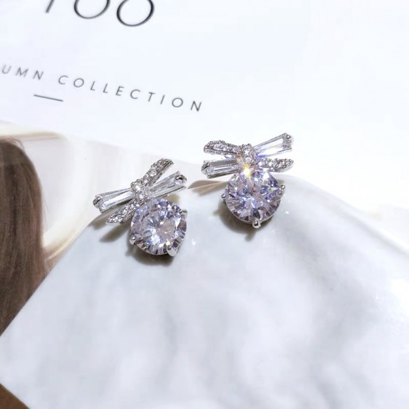 Diamond Crystal Dazzle Ear Stud