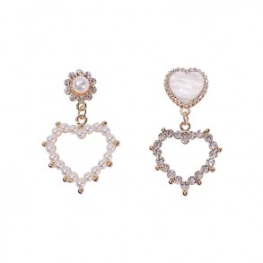 Diamond Milky Pearl Gold Hearts Earring