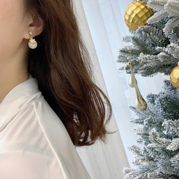 Gold Snowflake Crystal Round Earring 
